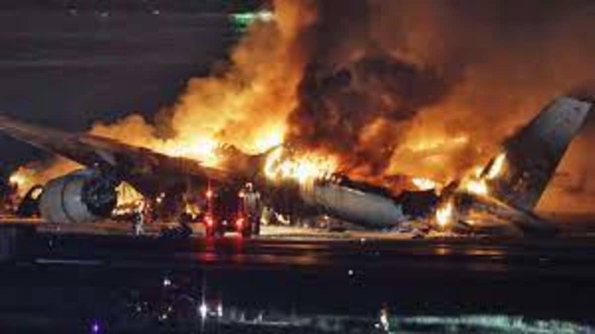 "Tragic Haneda Airport Collision: Passengers Safe, Airbus A350 Damaged"