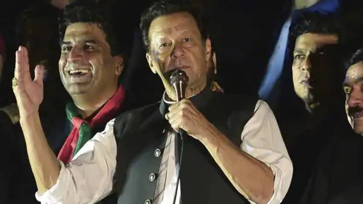 "Unveiling Pakistan's Political Quagmire: Election Commission Under Scrutiny"